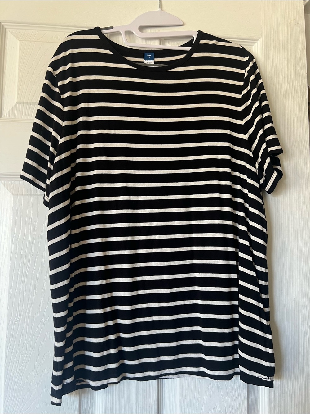 Black & White Striped Short-Sleeve Shirt
